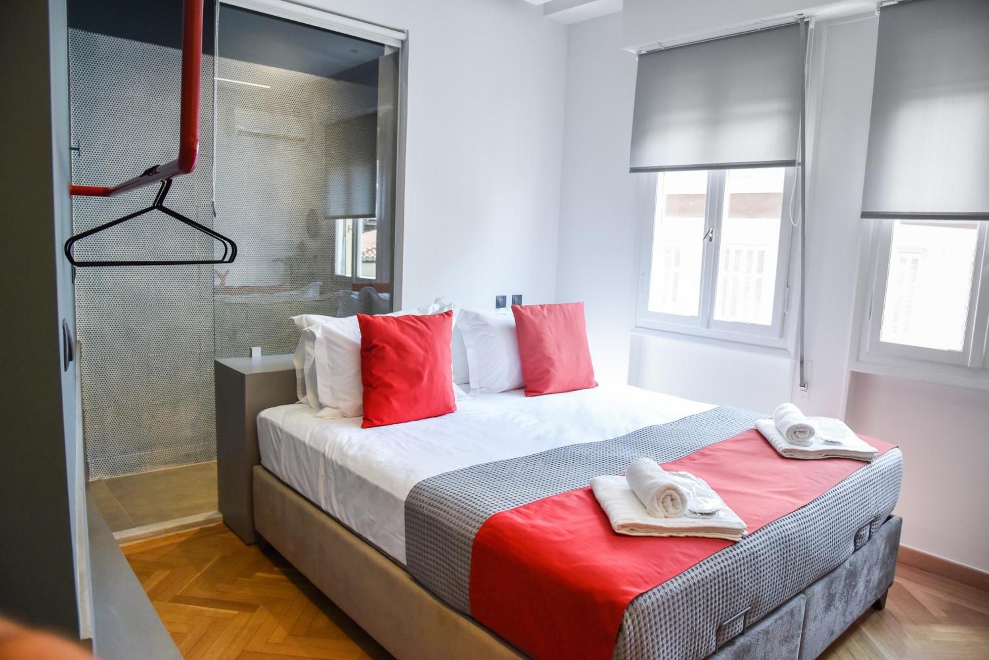 Central44 Lol Budget Room @Ermou Street Atene Esterno foto